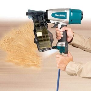 Makita AN613 Pneumatic 15° 2-1/2" Siding Coil Nailer