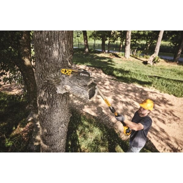DCKO86M1 20V MAX* Cordless Pole Saw and Pole Hedge Trimmer Combo Kit - Image 2