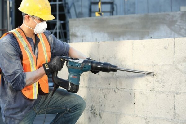 RH540M 1-9/16 Inch SDS-Max Combination Rotary Hammer - Image 4